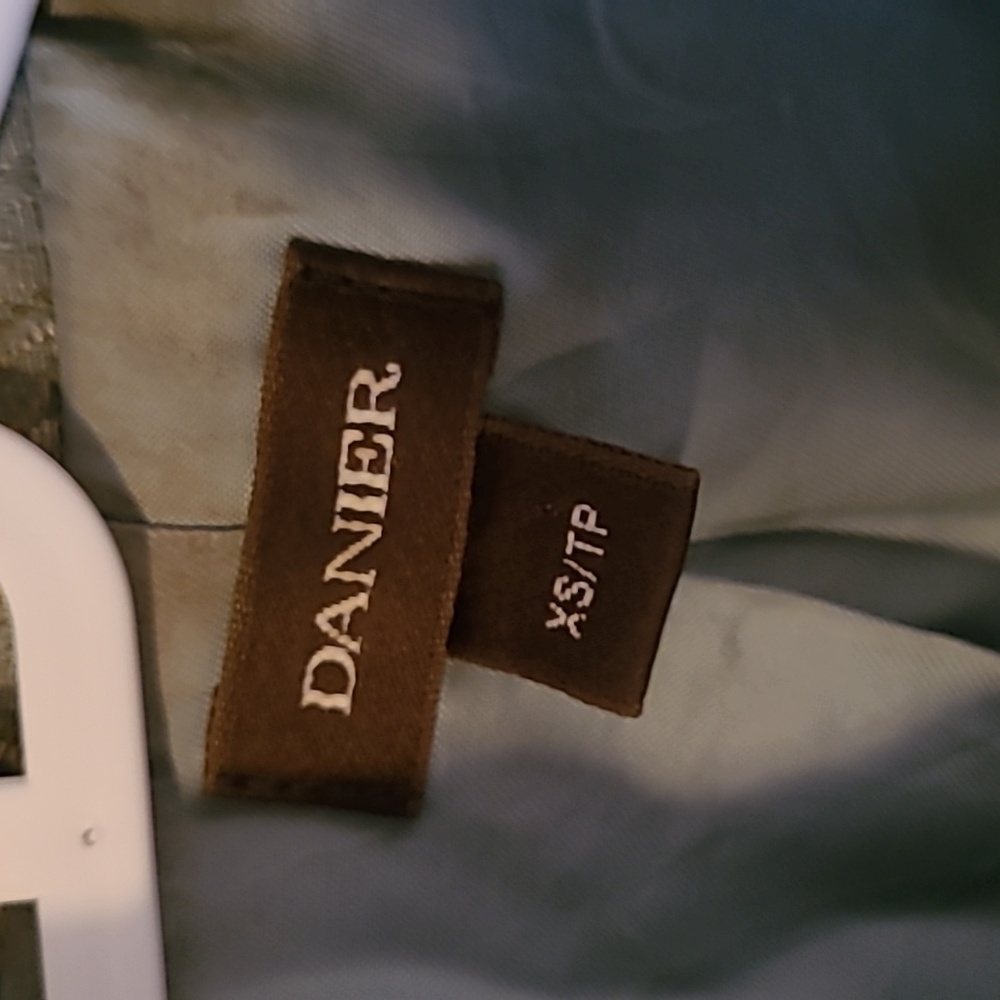 Danier Embroidered Floral Coat - Picture 4 of 6